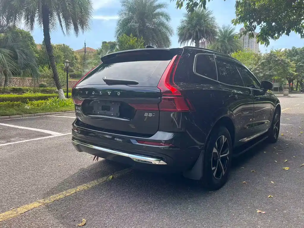 Volvo XC60 — фото 7