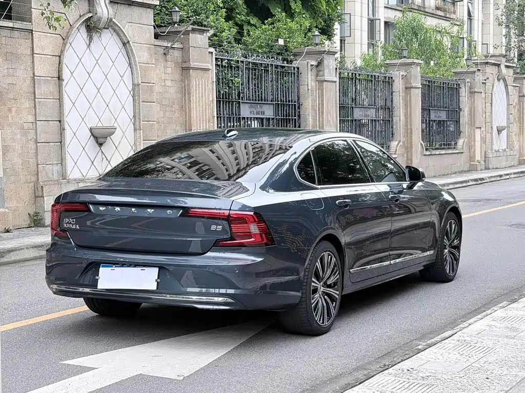 Volvo S90 — фото 6