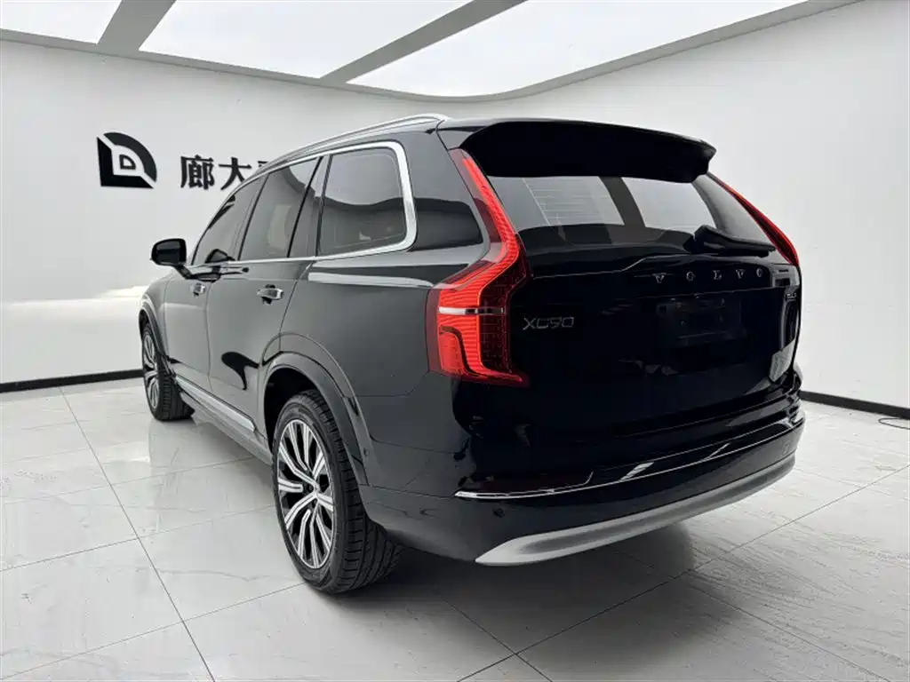 Volvo XC90 — фото 5