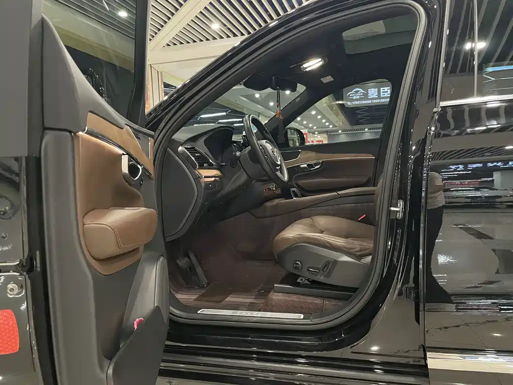 Volvo XC90 — фото 4