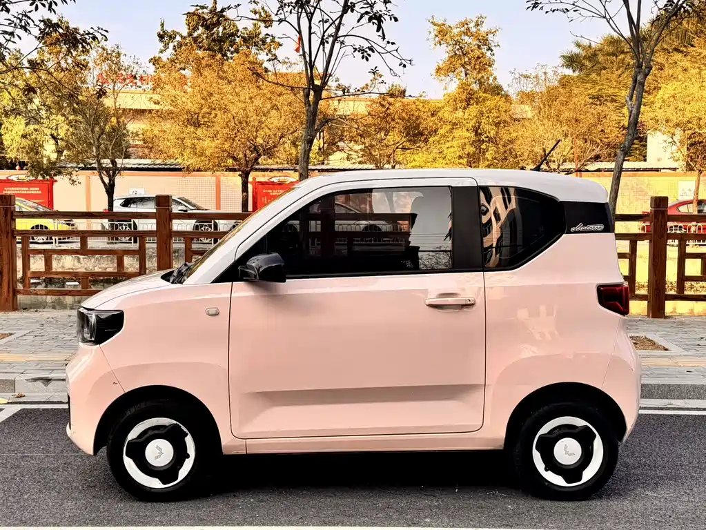 Wuling MINIEV — фото 3