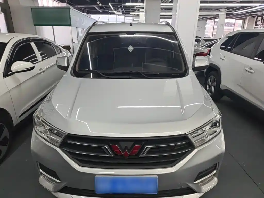 Wuling Hongguang — фото 3
