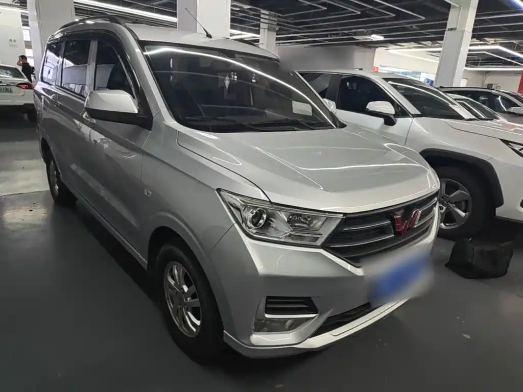 Wuling Hongguang — фото 4