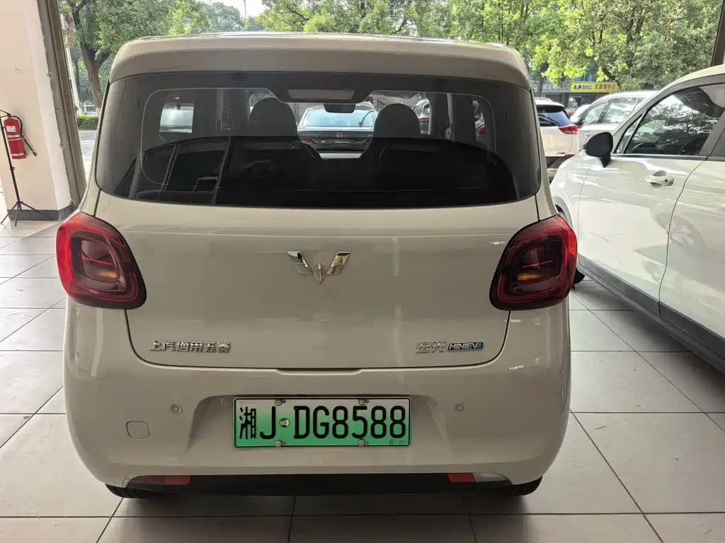 Wuling MINIEV — фото 3