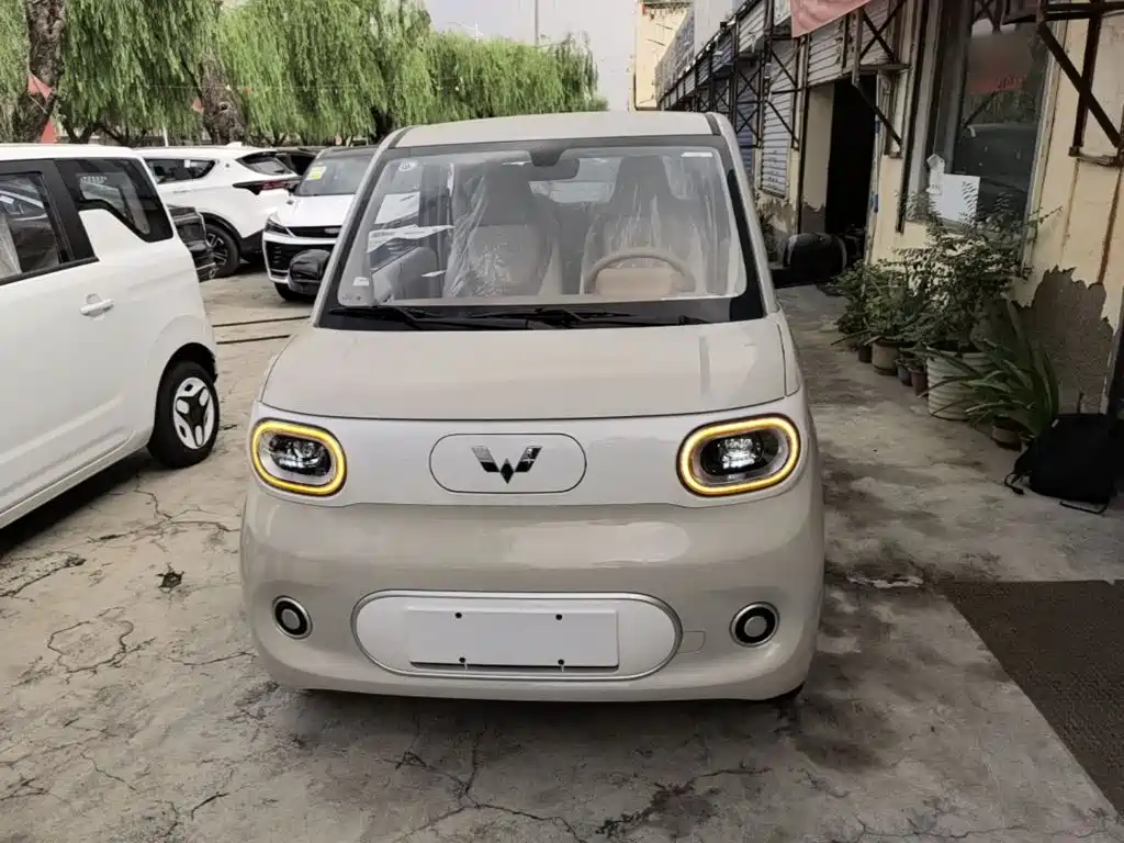 Wuling MINIEV — фото 3