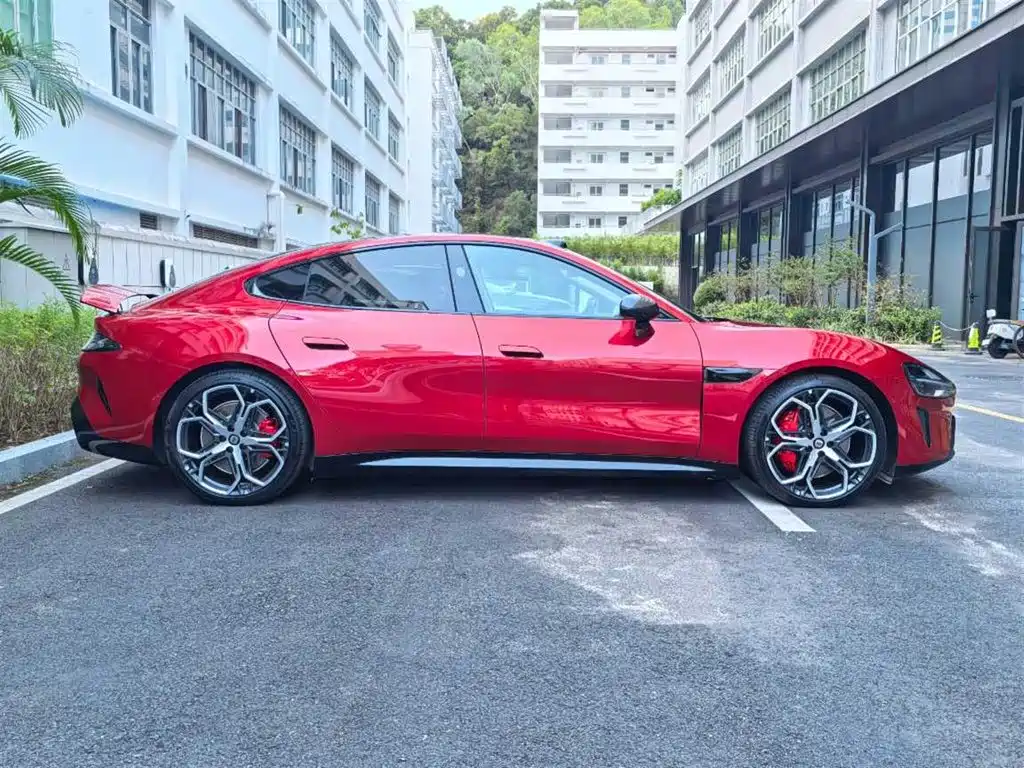 Xiaomi SU7 — фото 9