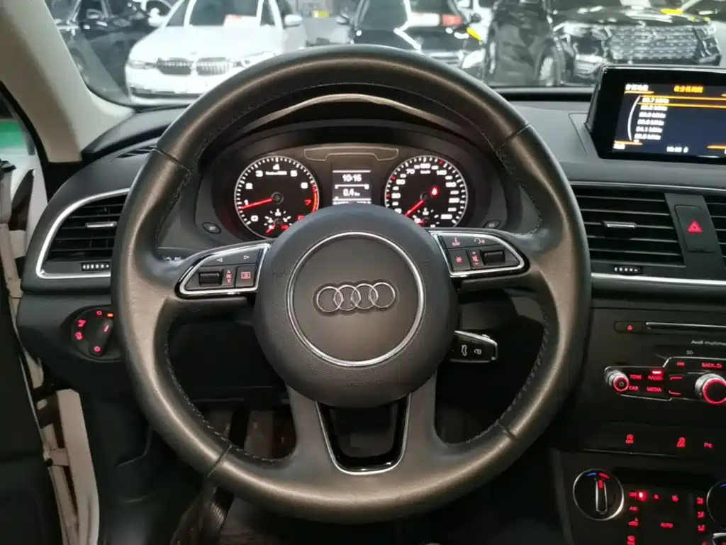 Audi Q3 — фото 11