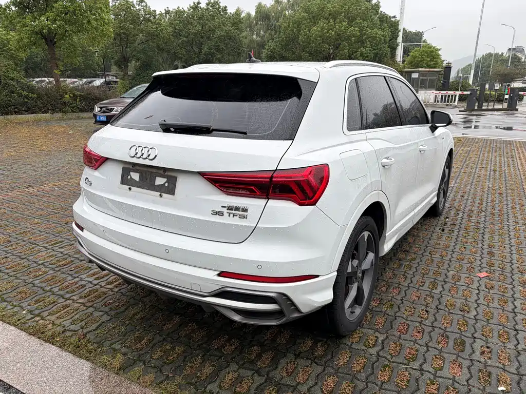 Audi Q3 — фото 4