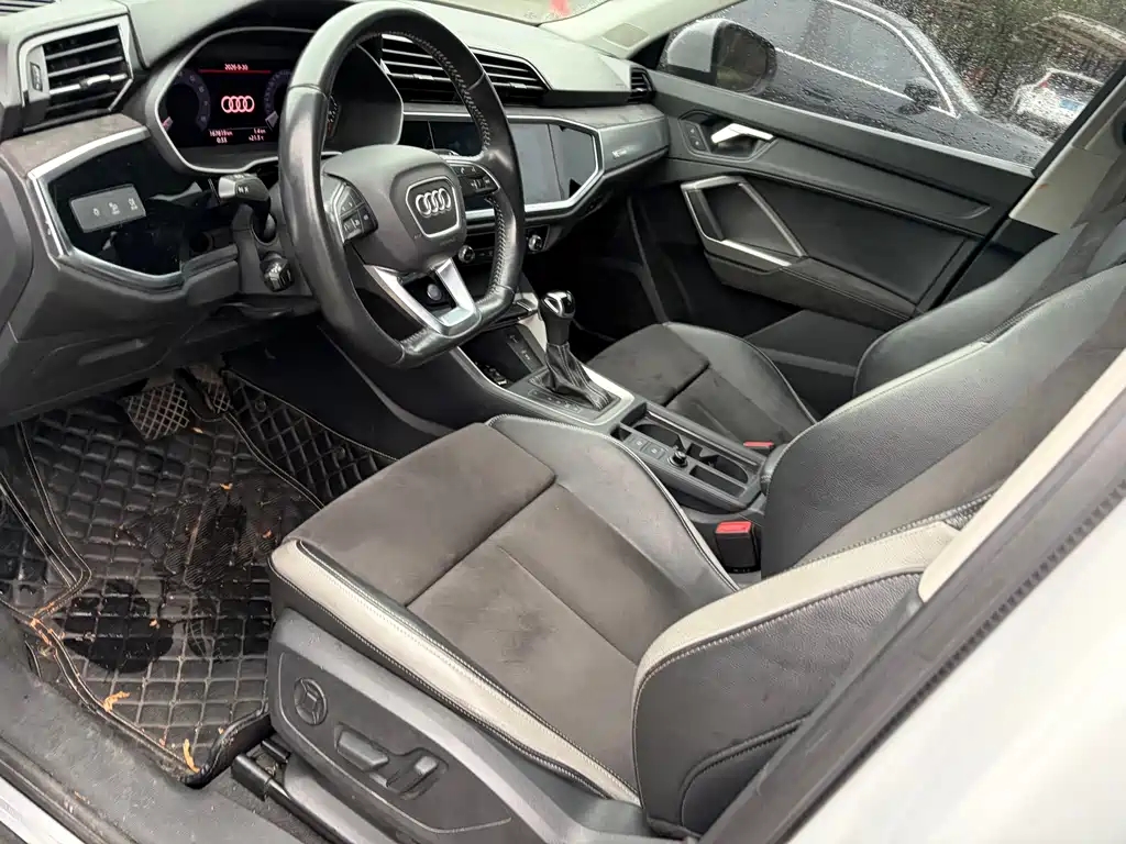Audi Q3 — фото 10