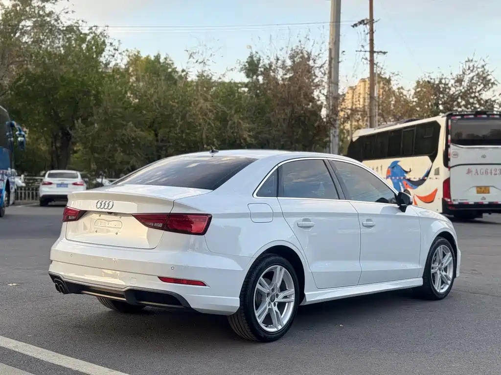 Audi A3 — фото 13