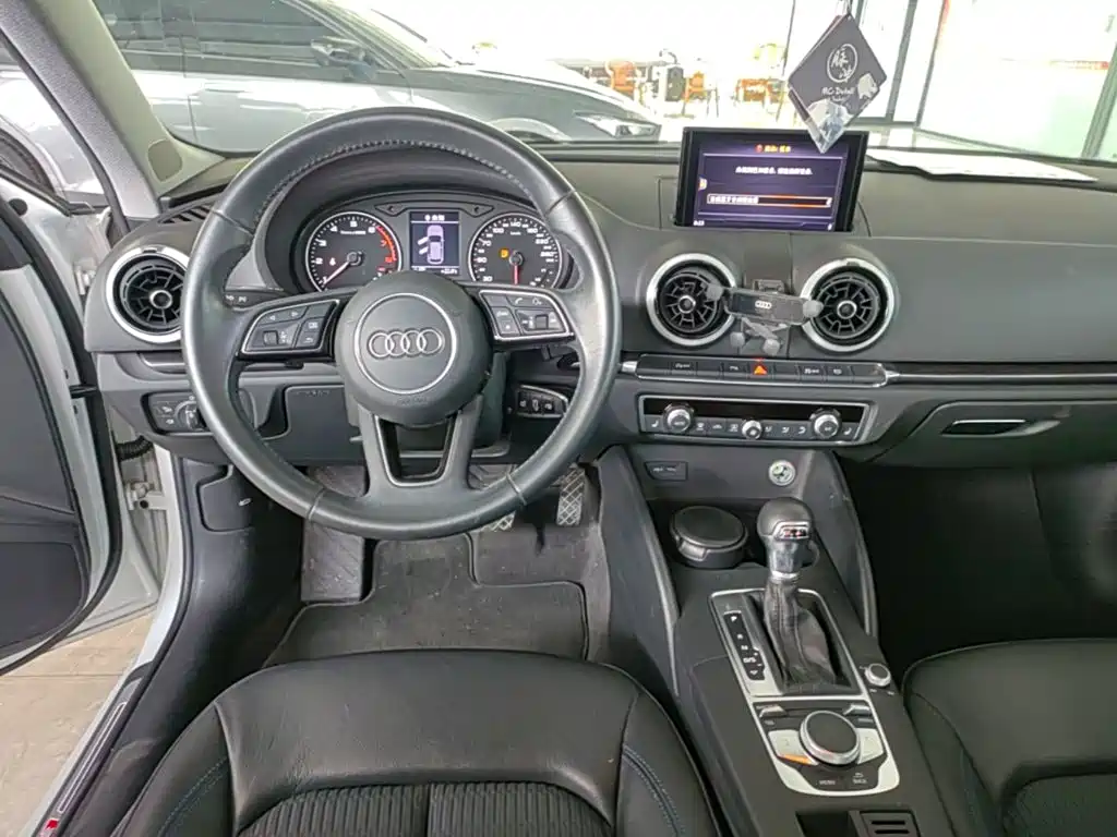 Audi A3 — фото 11