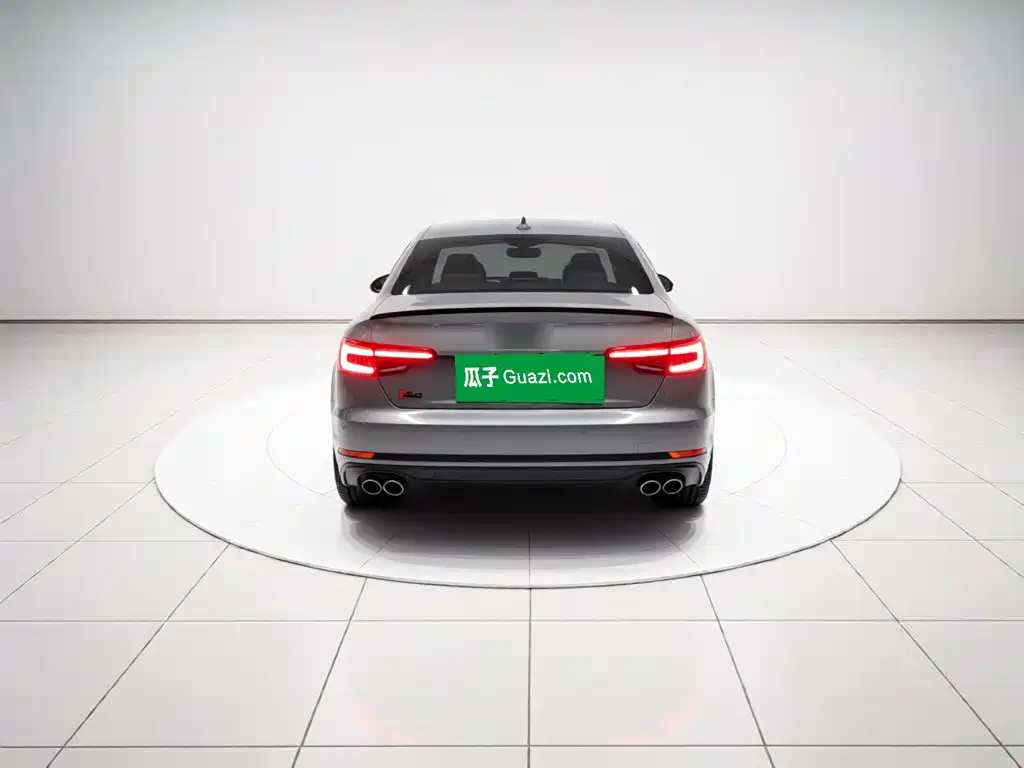 Audi A4L — фото 5