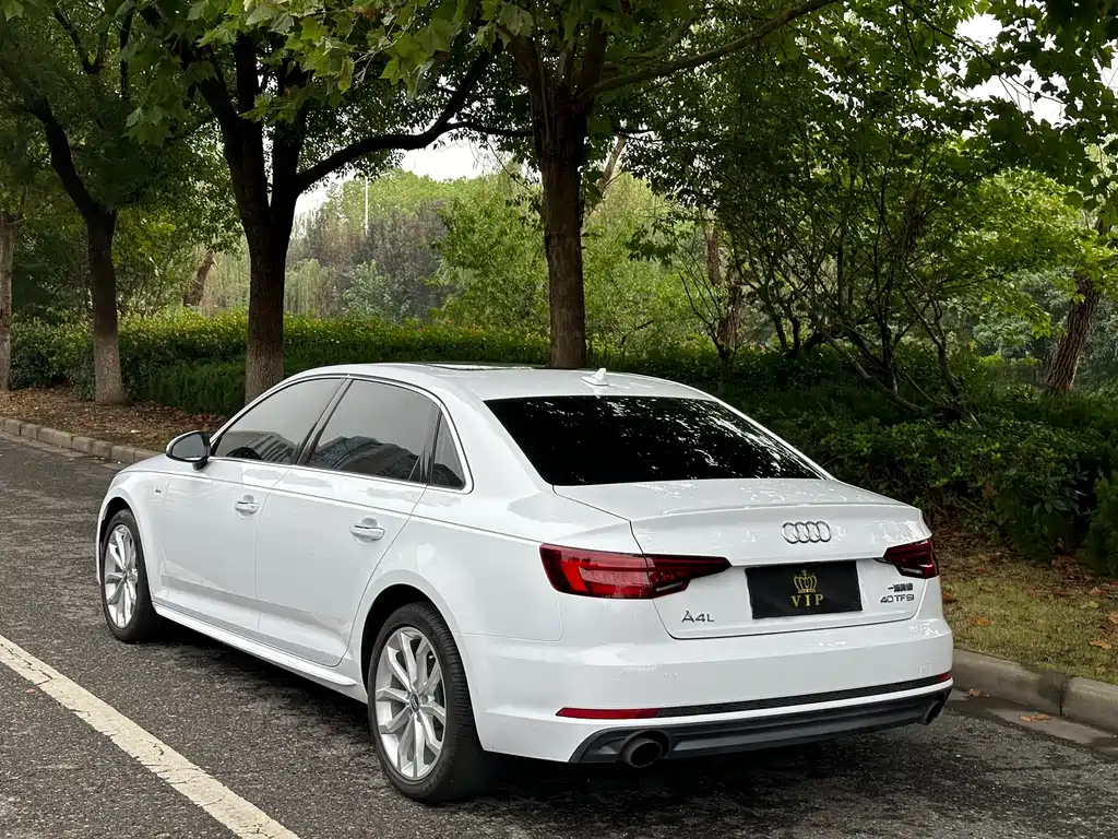 Audi A4L — фото 17