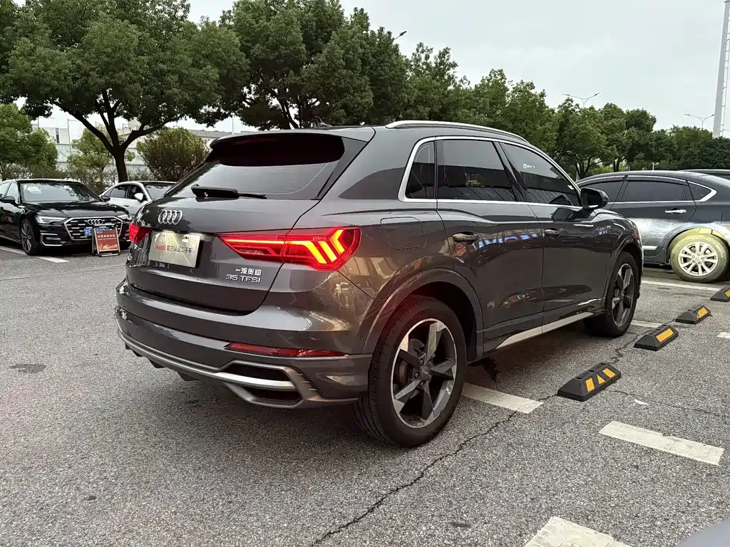 Audi Q3 — фото 17