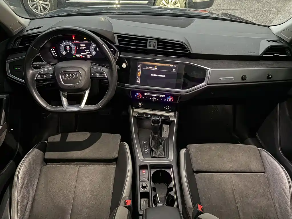 Audi Q3 — фото 10