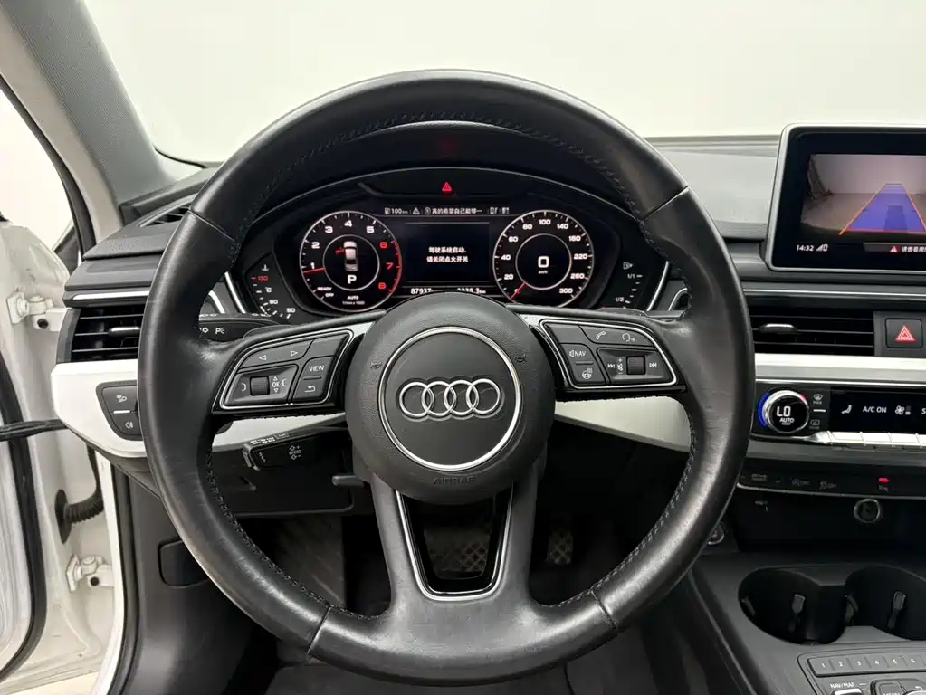 Audi A4L — фото 10