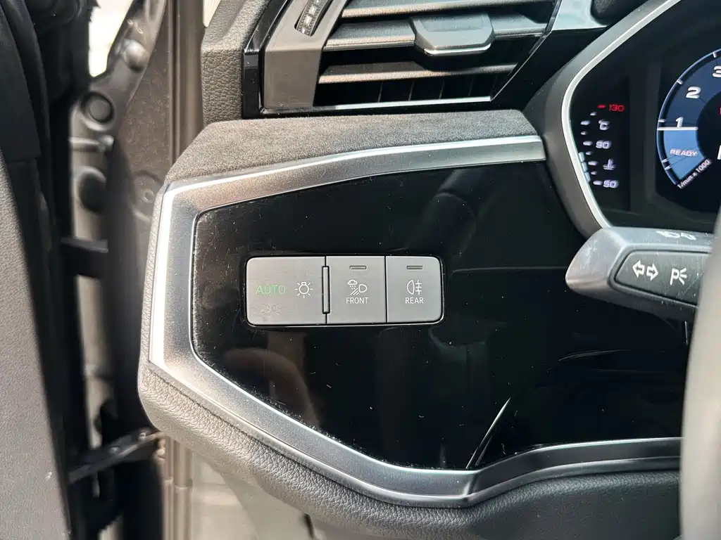 Audi Q3 — фото 11