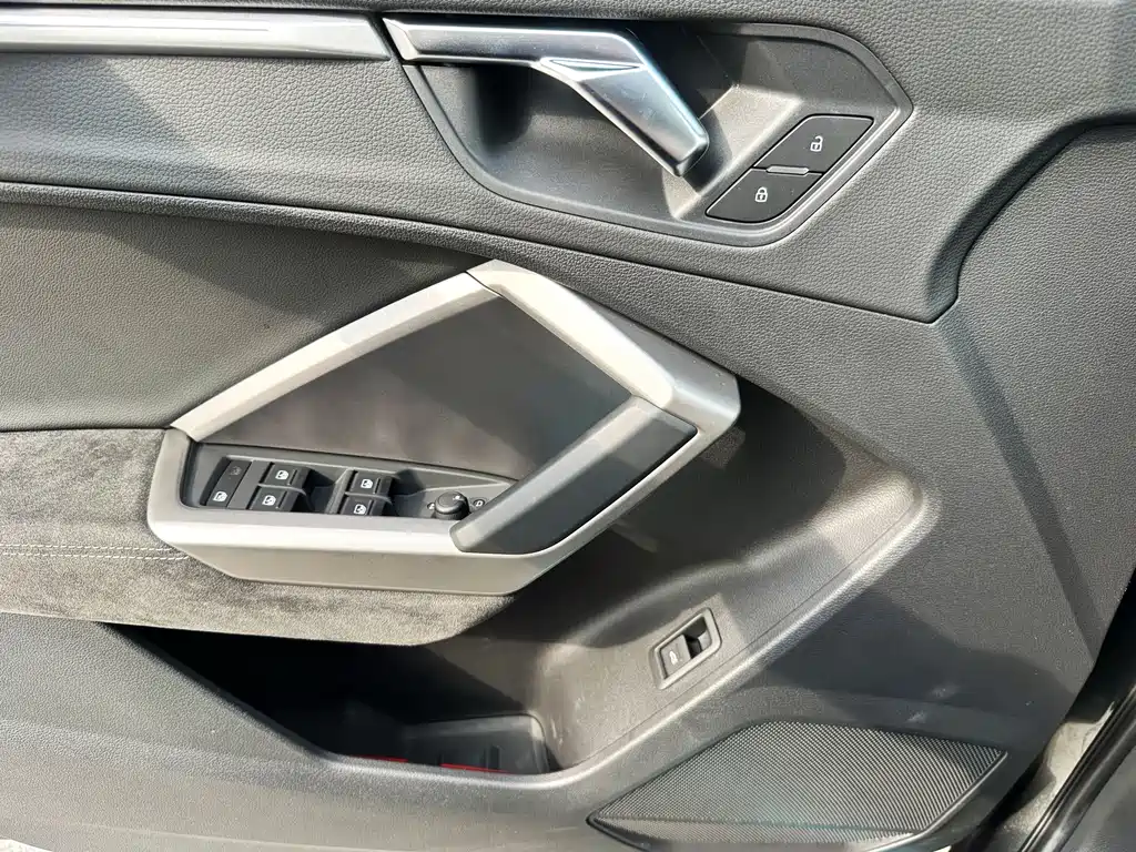 Audi Q3 — фото 10