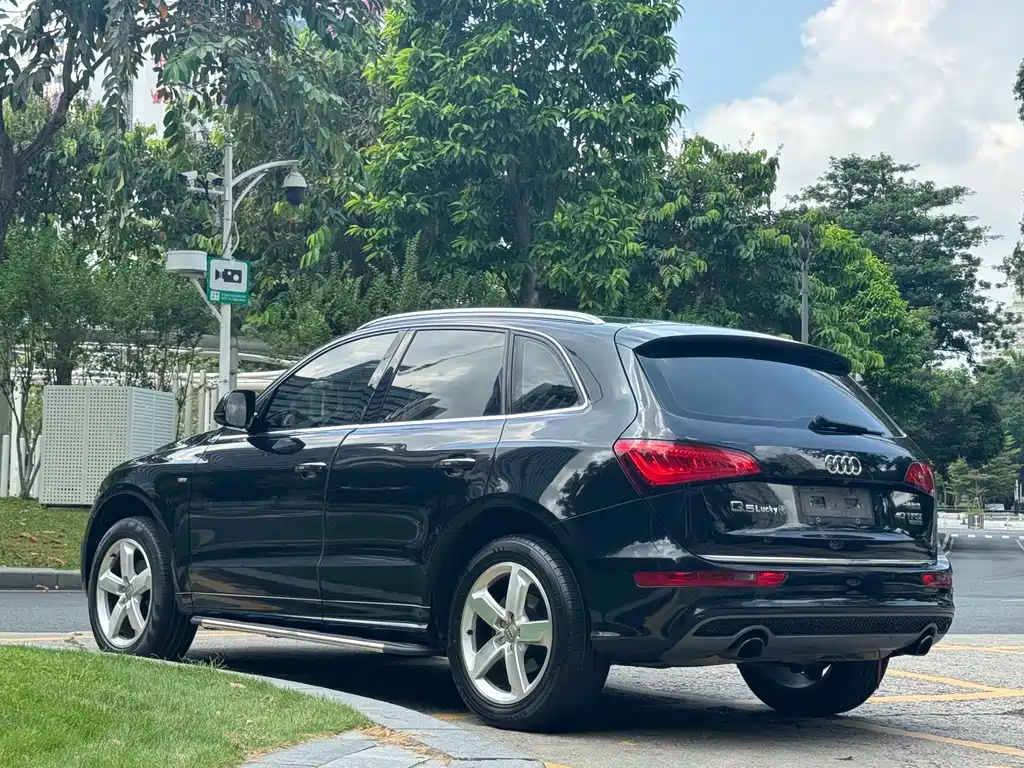 Audi Q5 — фото 14