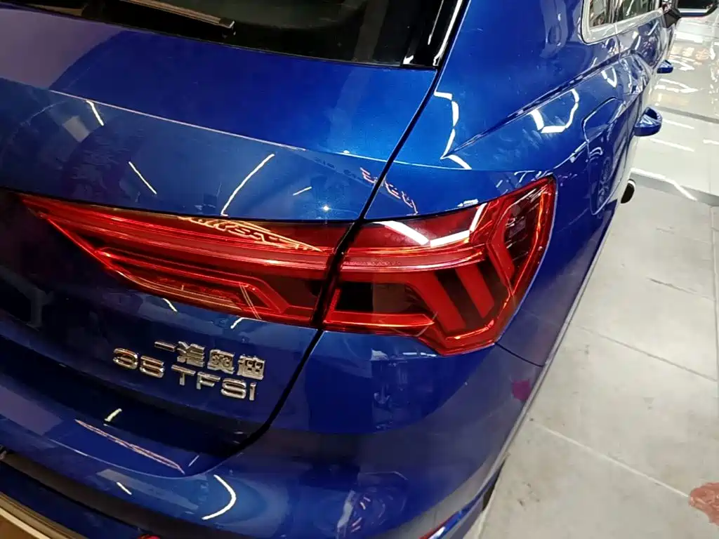 Audi Q3 — фото 8