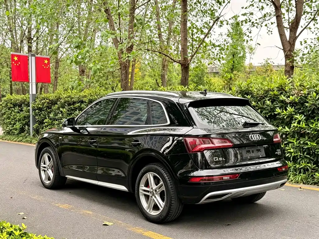 Audi Q5L — фото 2