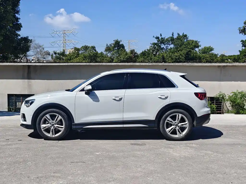 Audi Q3 — фото 7