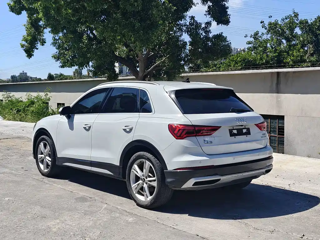 Audi Q3 — фото 8