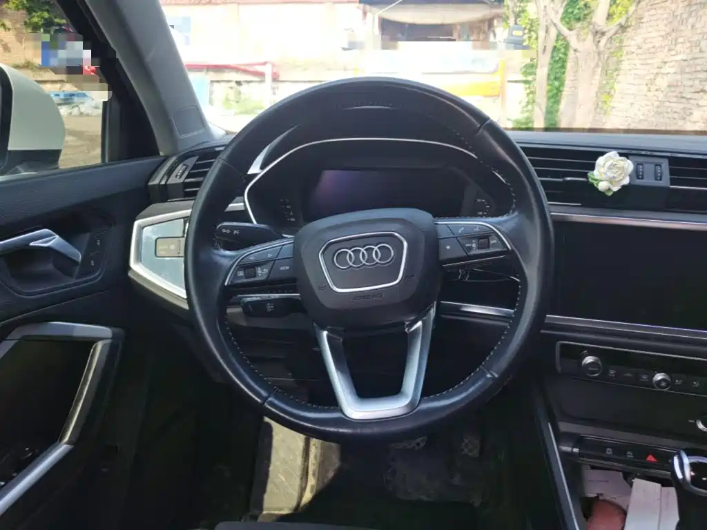 Audi Q3 — фото 3