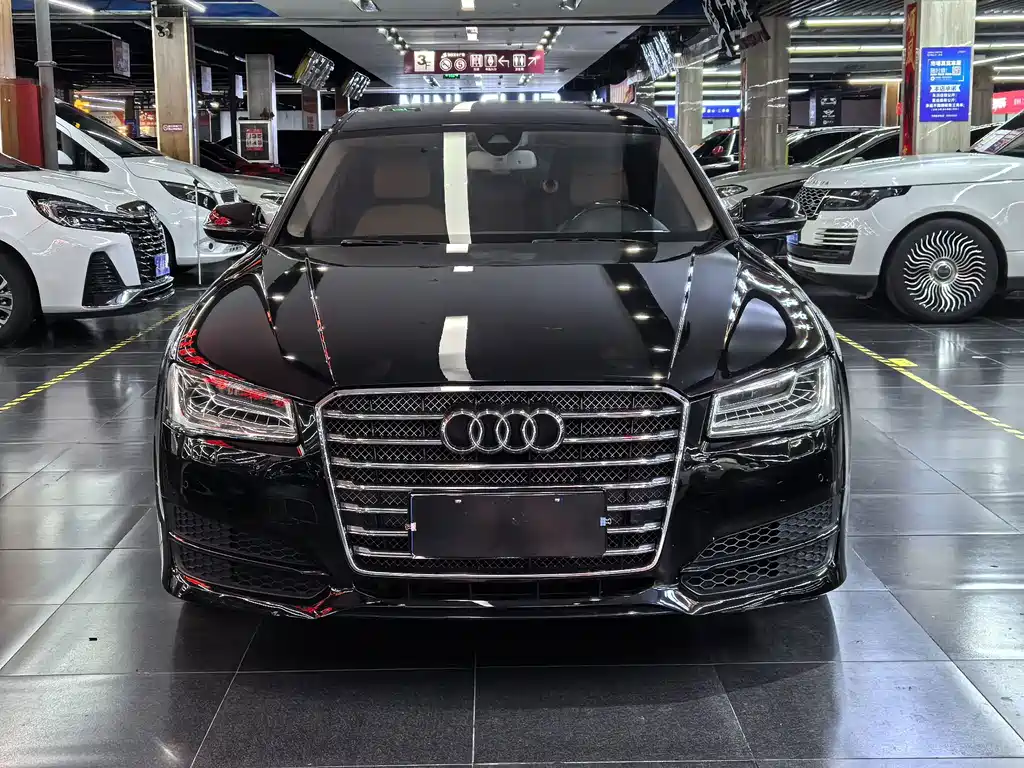 Audi A8 — фото 2