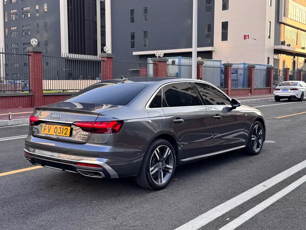 Audi A4L — фото 4
