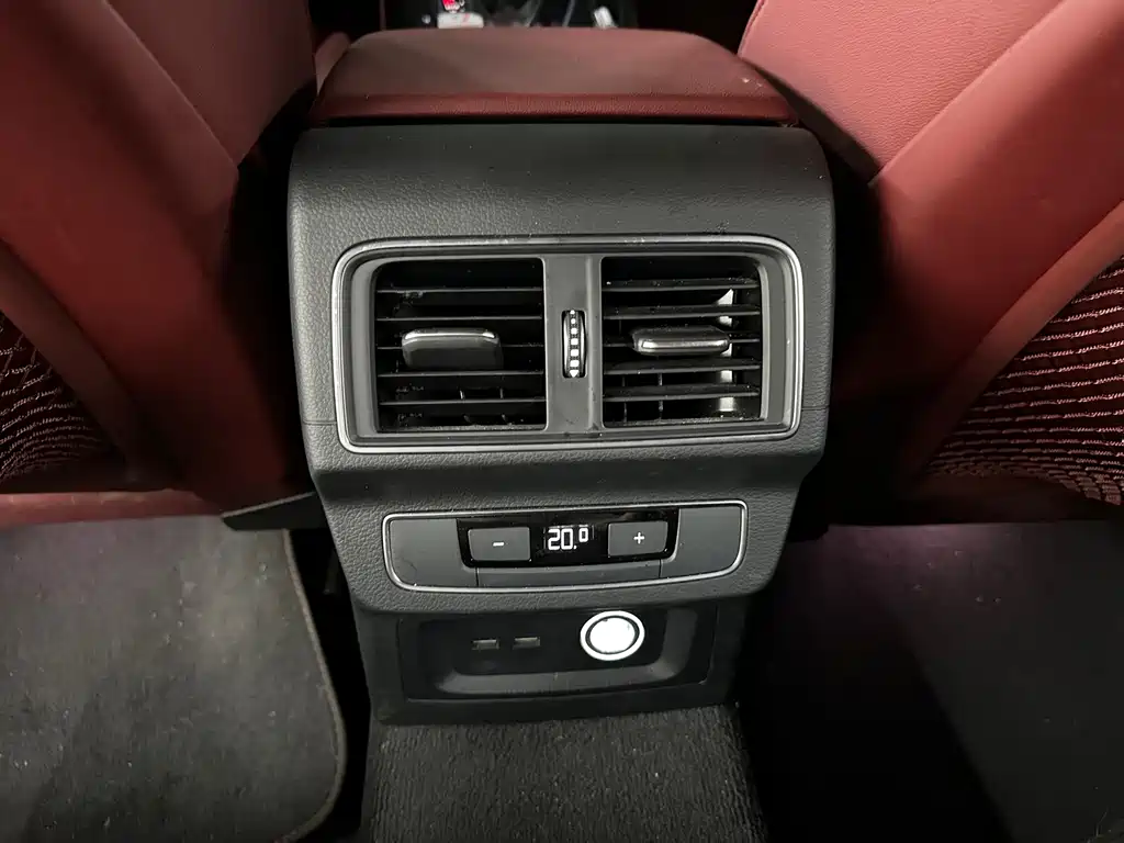 Audi Q5L Sportback — фото 11