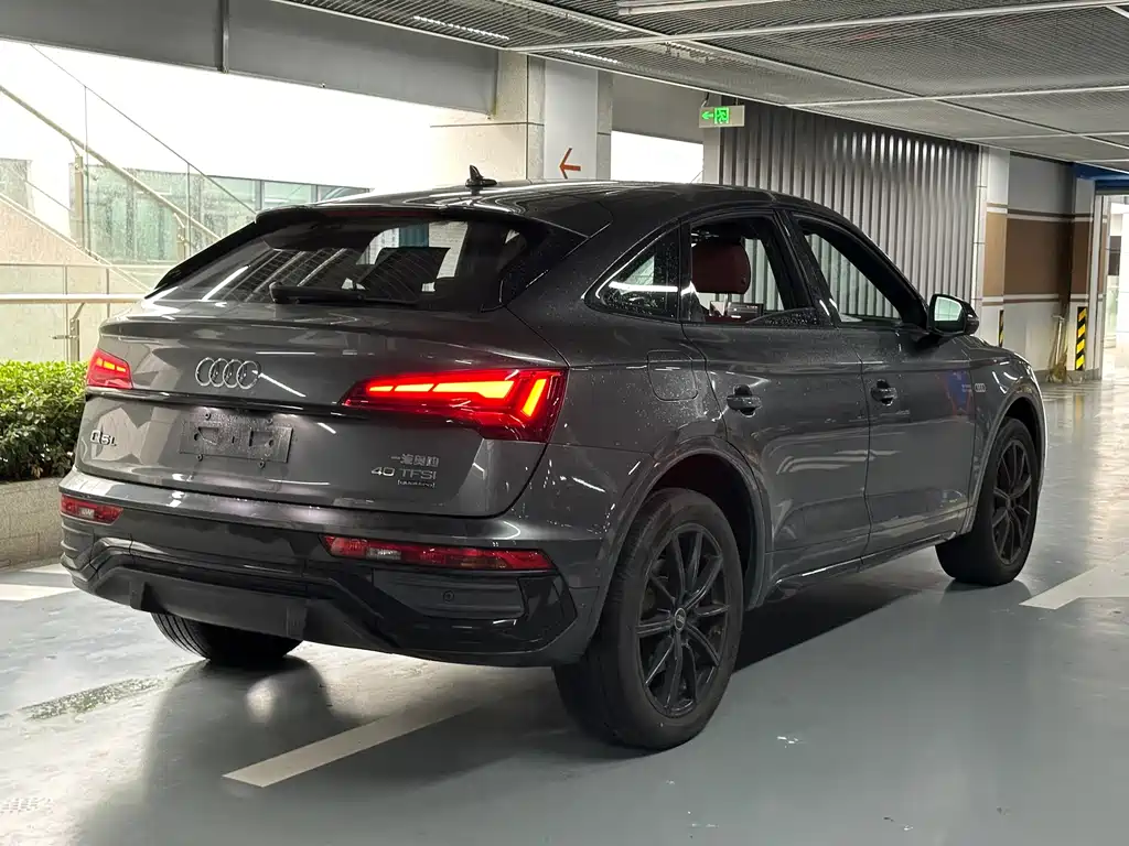 Audi Q5L Sportback — фото 5