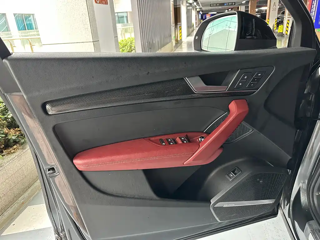 Audi Q5L Sportback — фото 9