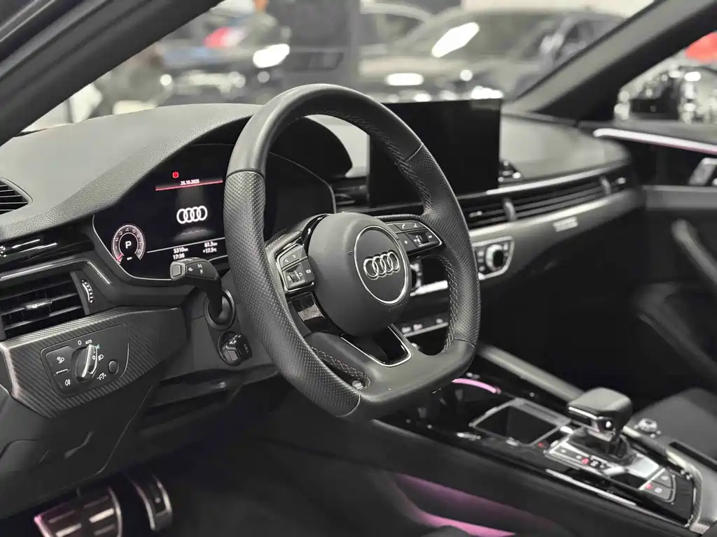 Audi A4L — фото 18