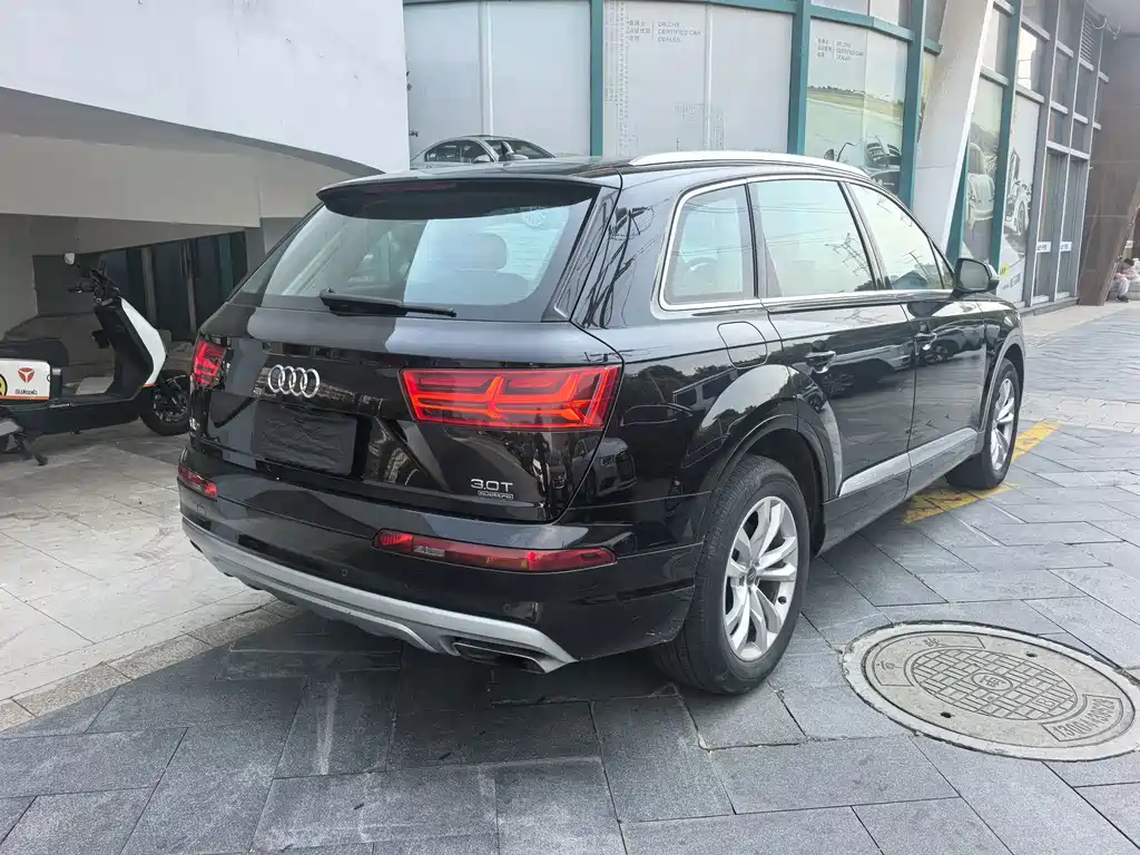 Audi Q7 — фото 5