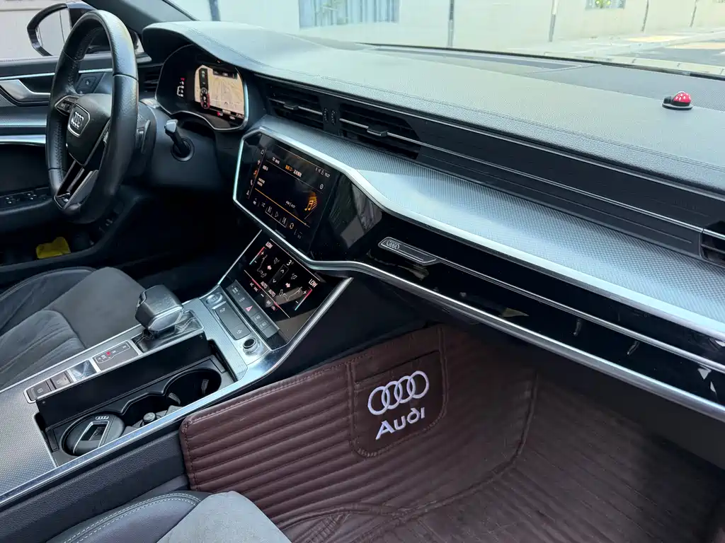 Audi A6L — фото 10