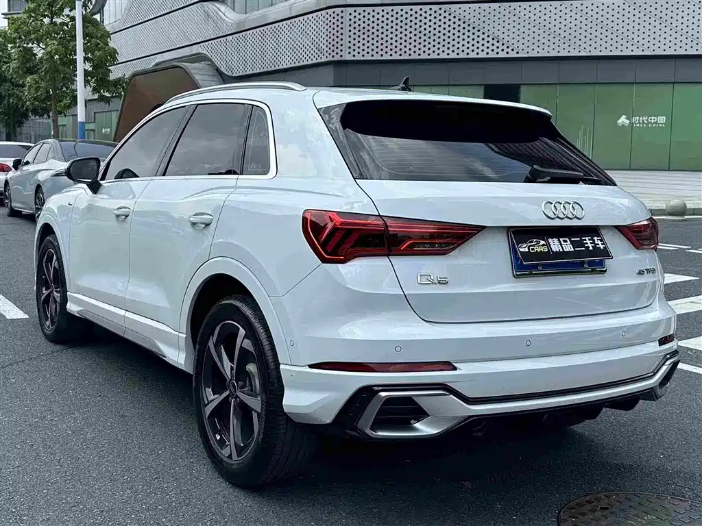 Audi Q3 — фото 9