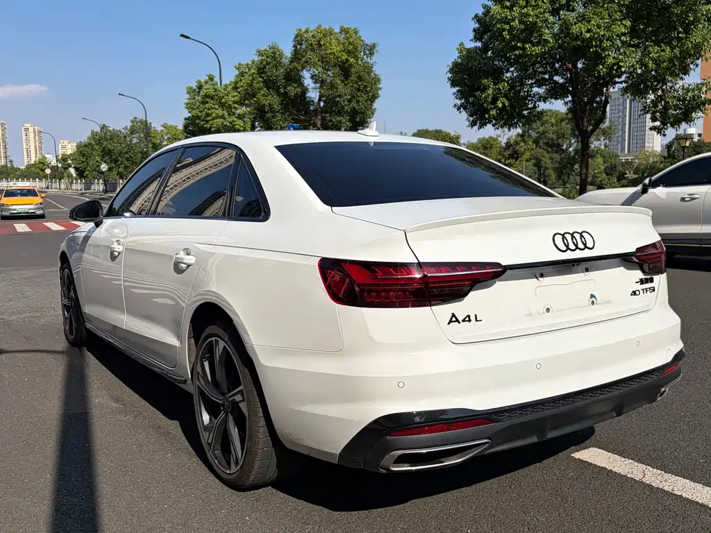 Audi A4L — фото 6