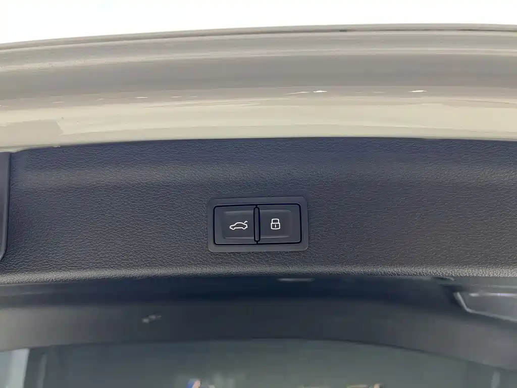 Audi Q3 — фото 17