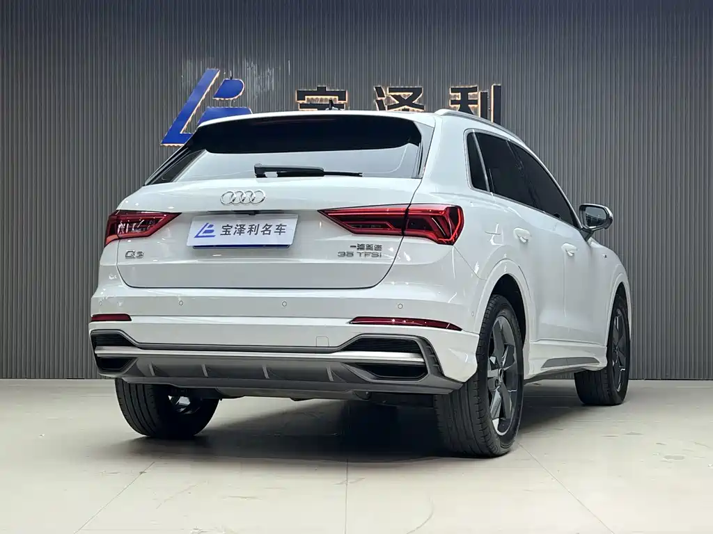 Audi Q3 — фото 3