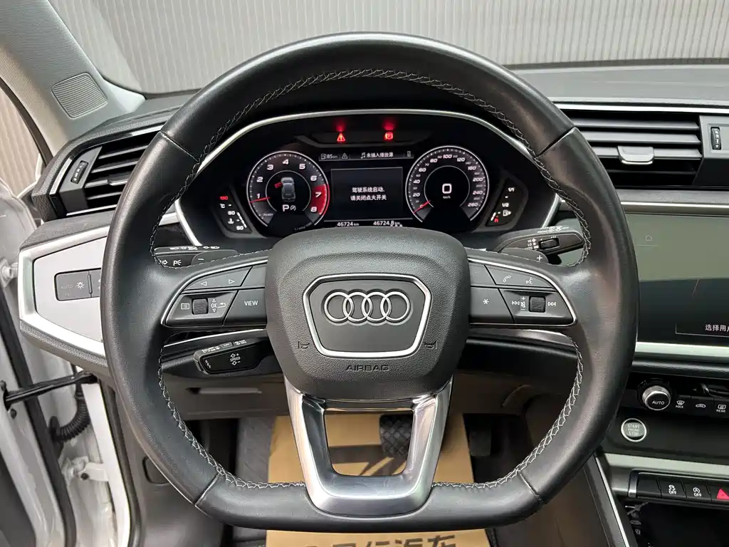 Audi Q3 — фото 7