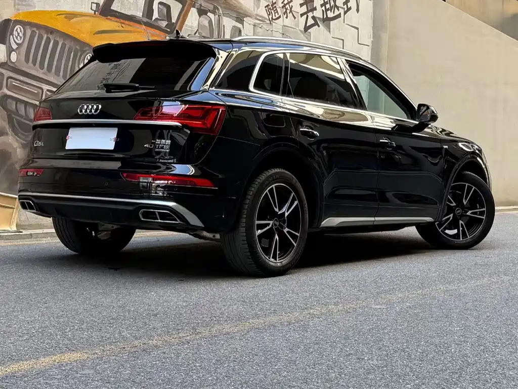 Audi Q5L — фото 2