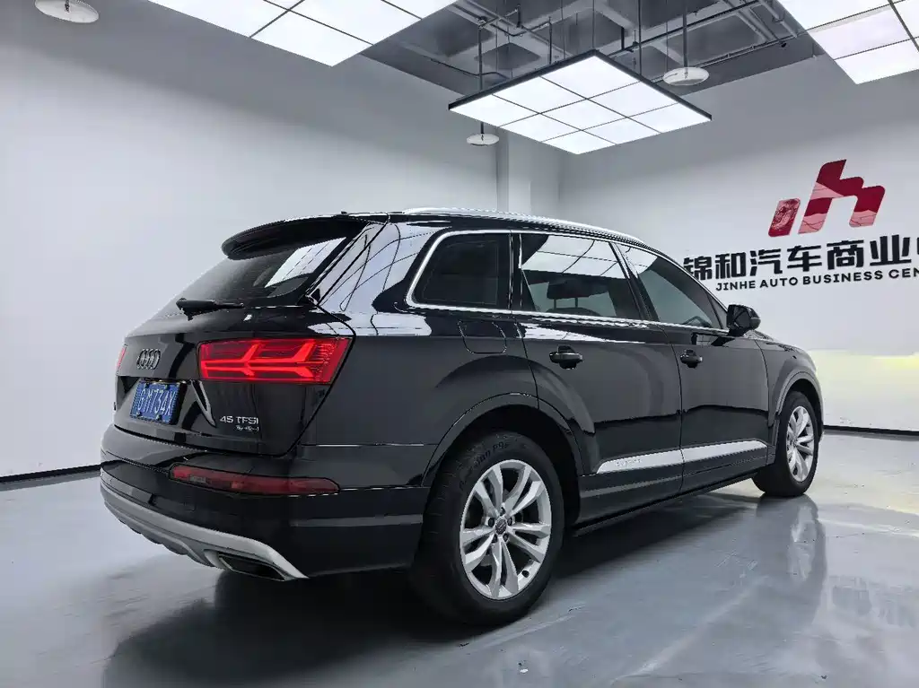 Audi Q7 — фото 5