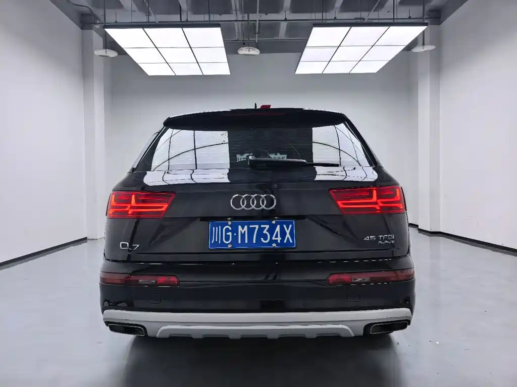 Audi Q7 — фото 6