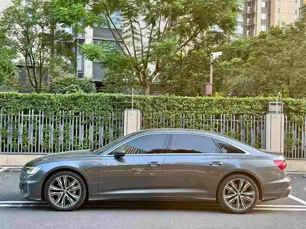 Audi A6L — фото 2