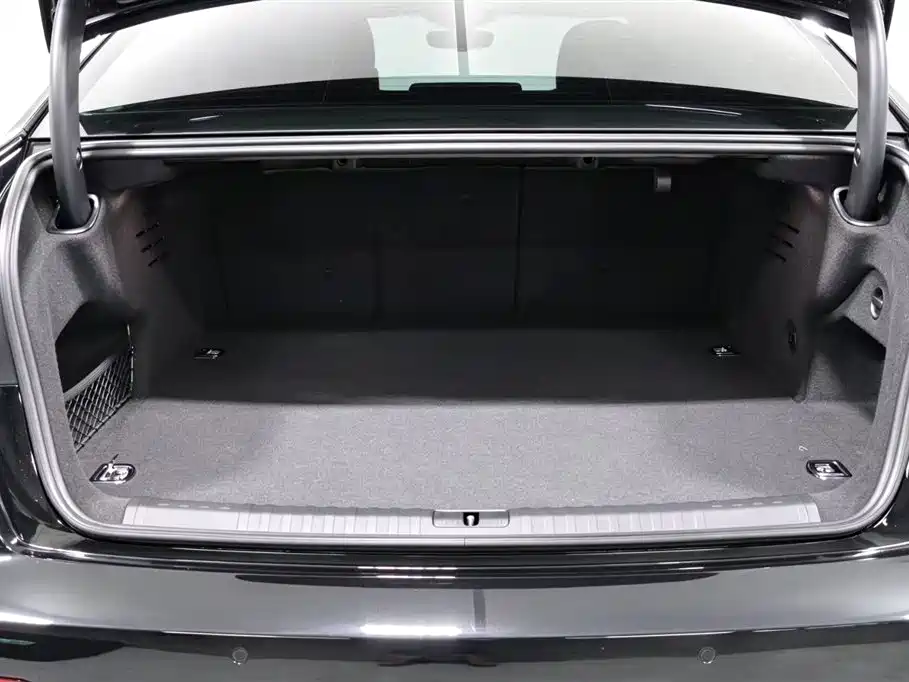 Audi A6L New Energy — фото 19