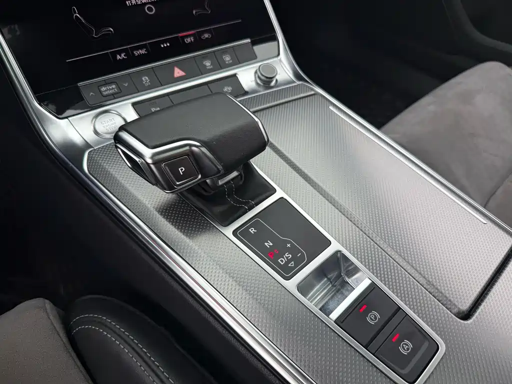 Audi A6L — фото 15
