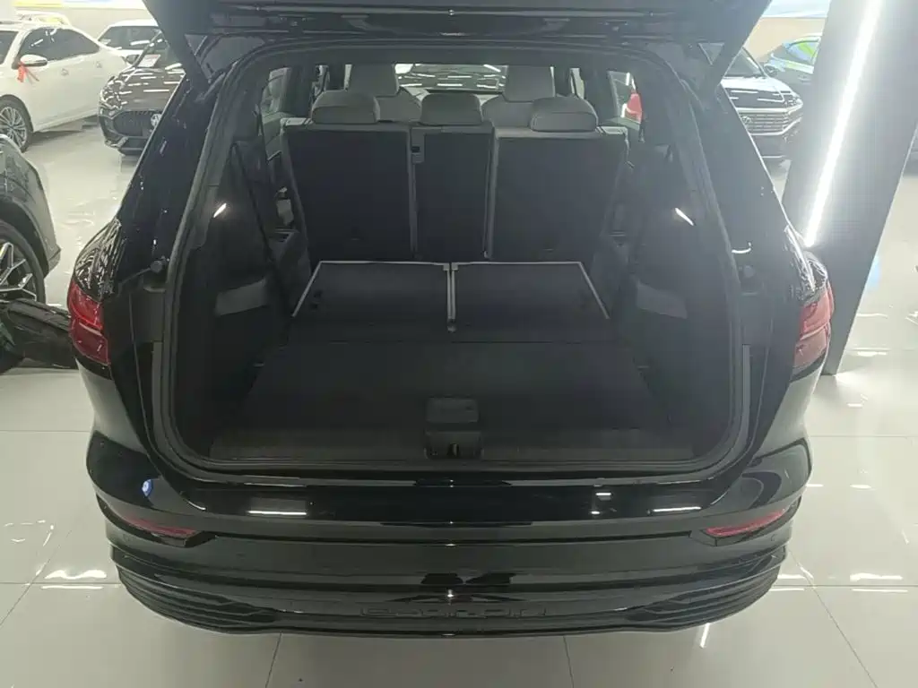 Audi Q5 e-tron — фото 19