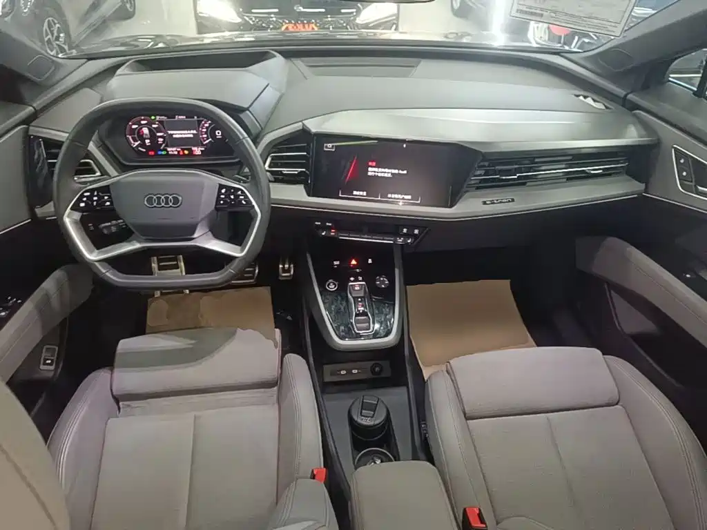 Audi Q5 e-tron — фото 10
