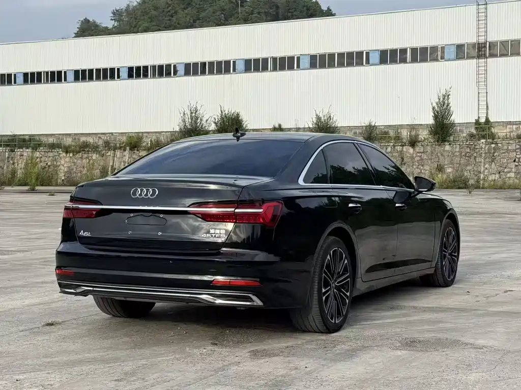 Audi A6L — фото 5